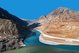 प्यासा पाकिस्तान आया घुटनों पर, भारत से लगाई गुहार